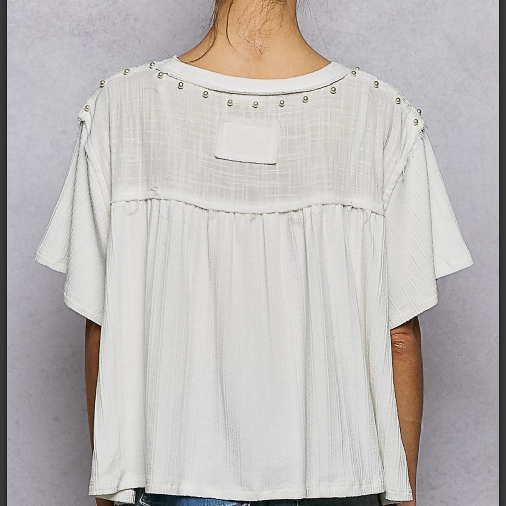 💕POL White Lace & Pearl Women's Top - Picture 5 of 6